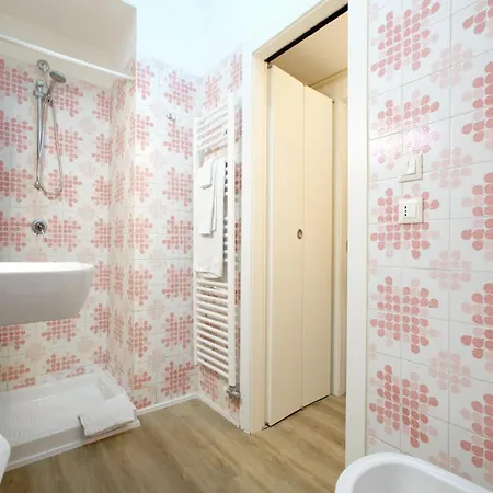 Апартаменты Guesthost - Comfy Studio-flat Near Center