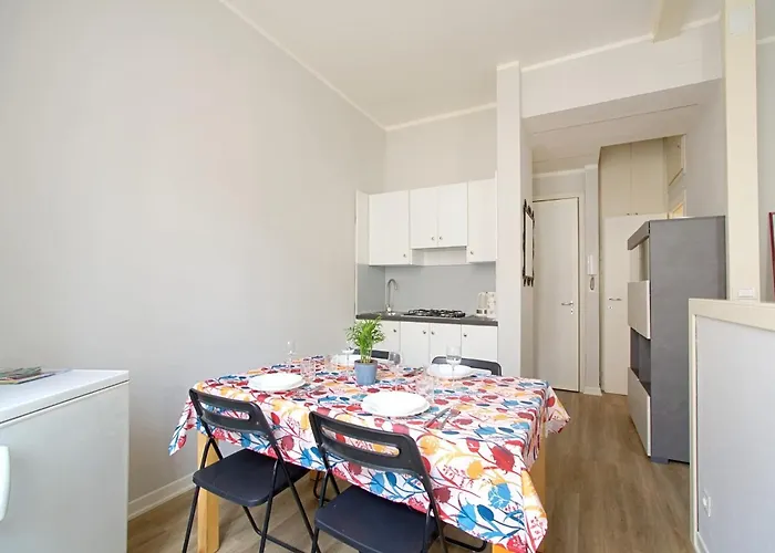 Guesthost - Comfy Studio-flat Near Center *