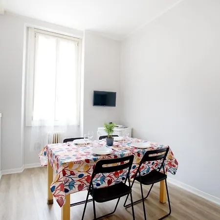 Guesthost - Comfy Studio-flat Near Center Appartamento *