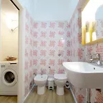 Guesthost - Comfy Studio-flat Near Center Διαμέρισμα